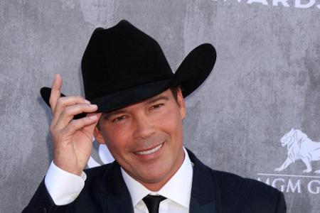 US-Country-Star Clay Walker verlor 1996 bei einem Basketballspiel mit seinen Bandkollegen das Gleichgewicht. Durch einen Kra...