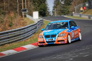 Phoenix siegt in Chaos-Rennen, Adrenalin Meister