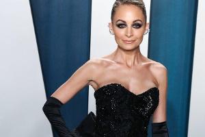 An ihrem 40. Geburtstag: Nicole Richie setzt sich selbst in Flammen