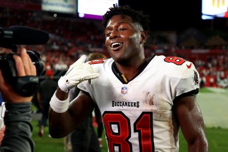 Tampa Bay Buccaneers: NFL-Champion Brown auf COVID-Liste Tampa Bay Buccaneers: NFL-Champion Brown auf COVID-Liste