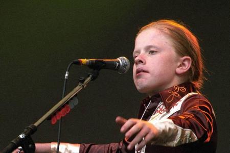 Der damals 12-jährige Angelo Kelly wurde zu einem der größten Stars. Er sang mit seinem Bruder Paddy den Mega-Hit 