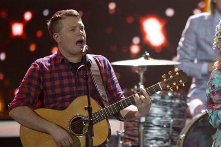 Heute ist Jimmy Kelly immer noch als Gitarrist bei der Kelly Family am Start. Doch auch als Solokünstler reist er herum, mei...