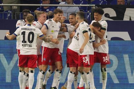 Turbulentes Nordderby: HSV gewinnt und zieht an Werder vorbei Turbulentes Nordderby: HSV gewinnt und zieht an Werder vorbei