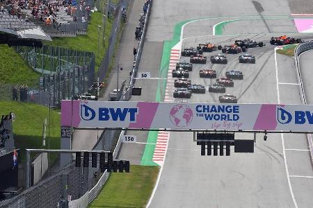 Auf dem heimischen Red-Bull-Ring dominiert Verstappen beim Grand Prix der Steiermark vom Start weg und vergrößert seinen WM-...