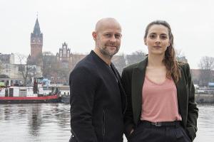 "Jenseits der Spree": Ex-Kriminalhauptkommissar Robert Heffler (Jürgen Vogel) und Kriminalhauptkommissarin Kay Freund (Seyne...