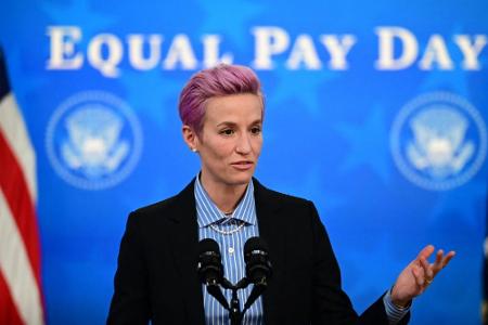 US-Fußballverband bietet Männer- und Frauen-Team gleiches Gehalt an US-Fußballverband bietet Männer- und Frauen-Team gleiches Gehalt an