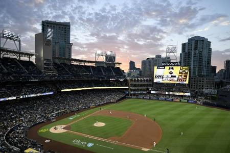 MLB: Frau und Sohn sterben nach Sturz aus Stadion MLB: Frau und Sohn sterben nach Sturz aus Stadion