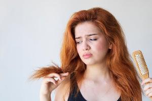 Geschädigtes Haar nach dem Sommer? Diese SOS-Tipps helfen