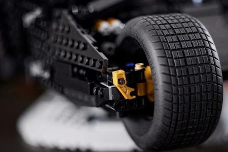 LEGO DC Batman Batmobile Tumbler