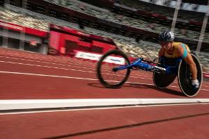 Rennrollstuhlfahrerin Menje im Finale über 400 m