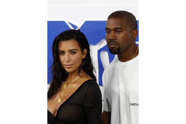 Aller guten Dinge sind drei, heißt es. Ob‘s stimmt? Auf jeden Fall markierte Kims Heirat mit Rapper Kanye West im Jahr 2014 ...