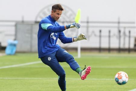 Kreuzbandriss: Schalker Torhüter Langer fällt lange aus Kreuzbandriss: Schalker Torhüter Langer fällt lange aus