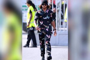 Lewis Hamilton mit gewagtem Look und neuer Frisur auf der Rennstrecke