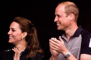 Prinz William und Herzogin Kate haben Emma Raducanu zum US-Open-Sieg gratuliert.