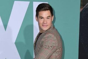 Adam DeVine schlüpft wieder in seine "Pitch Perfect"-Rolle.
