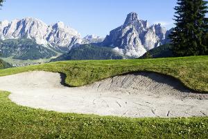Golfsafari in Südtirol: Abschlag mit größtem Höhenunterschied Europas