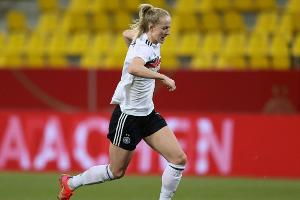 Dank Schüller-Viererpack: DFB-Frauen mit Pflichtsieg gegen Serbien