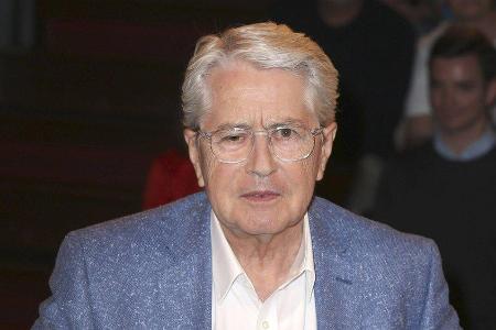 Frank Elstner machte seine Parkinson-Erkrankung 2019 öffentlich. Frank Elstner machte seine Parkinson-Erkrankung 2019 öffentlich.