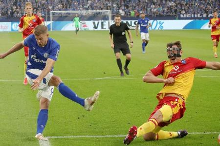 Schalke verliert - Nürnberg springt auf Platz zwei Schalke verliert - Nürnberg springt auf Platz zwei