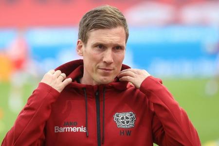 Carro lässt Zukunft von Bayer-Trainer Wolf offen Carro lässt Zukunft von Bayer-Trainer Wolf offen