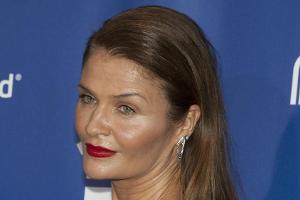 Helena Christensen modelt zusammen mit Sohn Mingus