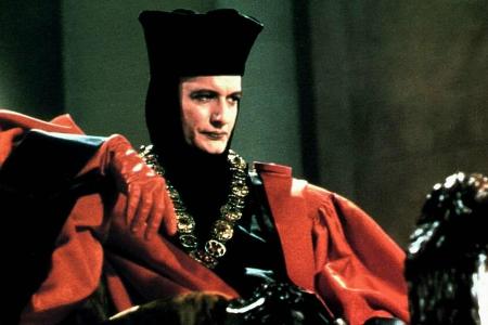 John de Lancie in seiner Rolle des Q in John de Lancie in seiner Rolle des Q in