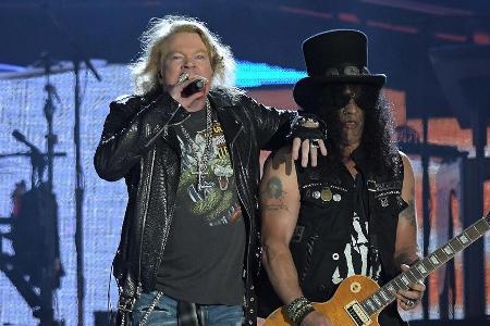 Guns N' Roses während eines Auftritts im Jahr 2017 Guns N' Roses während eines Auftritts im Jahr 2017