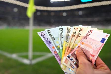 Zwölf europäische Top-Klubs haben die Gründung einer neuen Super League beschlossen und damit ein Erdbeben im internationale... Zwölf europäische Top-Klubs haben die Gründung einer neuen Super League beschlossen und damit ein Erdbeben im internationale...
