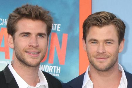 Das Brüdergespann Liam (27, l.) und Chris Hemsworth (33) verdreht der Damenwelt den Kopf. Auf dem roten Teppich gern gesehen... Das Brüdergespann Liam (27, l.) und Chris Hemsworth (33) verdreht der Damenwelt den Kopf. Auf dem roten Teppich gern gesehen...
