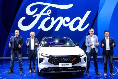 Ford Evos kommt als Kombi-SUV mit XXL-Touchscreen