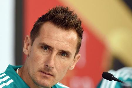 Flick-Assistent Klose kritisiert Umgang bei Bayern Flick-Assistent Klose kritisiert Umgang bei Bayern