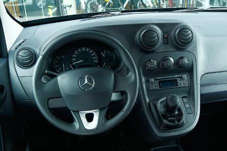 Mercedes Citan 109 CDI, Lenkrad, Mittelkonsole