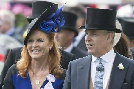 Trotz gutem Verhältnis zu ihrem Ex-Mann Prinz Andrew und der Queen wird Sarah Ferguson auf Prinz Philips Beerdigung fehlen Trotz gutem Verhältnis zu ihrem Ex-Mann Prinz Andrew und der Queen wird Sarah Ferguson auf Prinz Philips Beerdigung fehlen