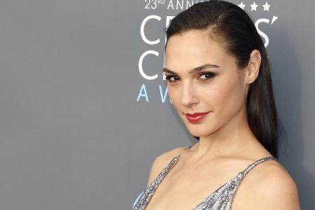Gal Gadot erwartet derzeit ihr drittes Kind. Gal Gadot erwartet derzeit ihr drittes Kind.