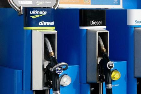 Zapfsäulen Diesel Tanken Tankstelle