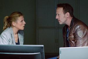 "Tatort: Macht der Familie": Grosz (Franziska Weisz) und Falke (Wotan Wilke Möhring) durschauen langsam die Zusammenhänge