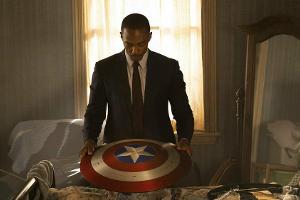 Anthony Mackie spielt in der Serie "The Falcon and The Winter Soldier" Captain America.