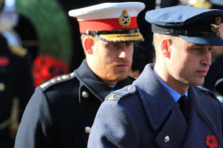 Wie steht es um das Verhältnis zwischen Prinz Harry (l.) und Bruder Prinz William? Wie steht es um das Verhältnis zwischen Prinz Harry (l.) und Bruder Prinz William?