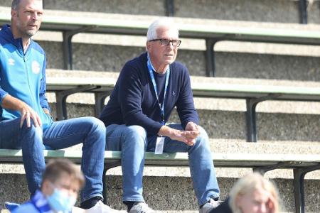 Schalke-Legende Fischer kritisiert Fan-Ausschreitungen Schalke-Legende Fischer kritisiert Fan-Ausschreitungen