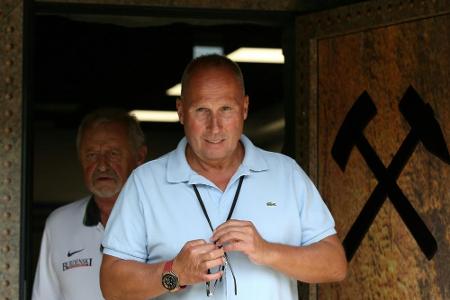 Zweitliga-Schlusslicht Aue entlässt Trainer Schpilewski Zweitliga-Schlusslicht Aue entlässt Trainer Schpilewski