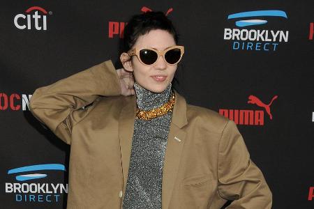 Sängerin Grimes ist für extravagante Auftritte bekannt. Sängerin Grimes ist für extravagante Auftritte bekannt.