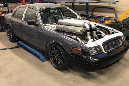 Meteor Interceptor Panzermotor Ford Crown Victoria