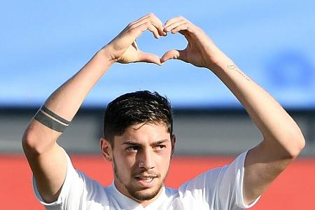 Auch Real-Mittelfeldspieler Valverde positiv auf Corona getestet Auch Real-Mittelfeldspieler Valverde positiv auf Corona getestet