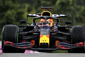 Verstappen schnappt Russell Pole weg