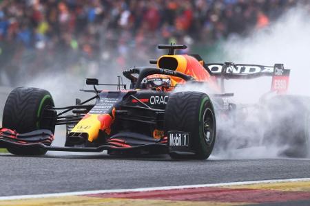 Verstappen holt Pole Position vor Russell - Vettel Fünfter Verstappen holt Pole Position vor Russell - Vettel Fünfter