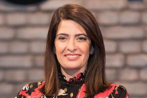 Linda Zervakis lädt zum dritten TV-Triell.