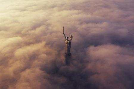 Head in the clouds von vlad.vasylkevych.jpg