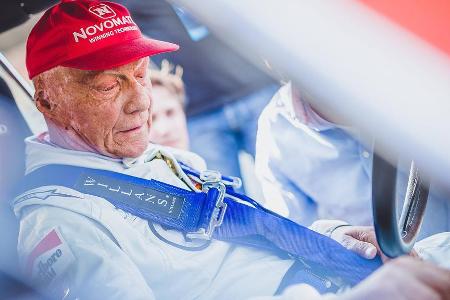 Am 20. Mai 2019 verstarb die Formel-1-Legende Niki Lauda. Hier kommen die besten und witzigsten Sprüche des meinungsstarken ... Am 20. Mai 2019 verstarb die Formel-1-Legende Niki Lauda. Hier kommen die besten und witzigsten Sprüche des meinungsstarken ...