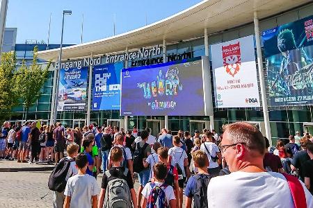 Solche Bilder, wie hier 2019 vor einem der Eingänge der Kölner Messe, wird es in diesem Jahr nicht geben Solche Bilder, wie hier 2019 vor einem der Eingänge der Kölner Messe, wird es in diesem Jahr nicht geben