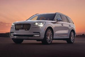 SUV im Stil von Detroiter Luxus-Firma